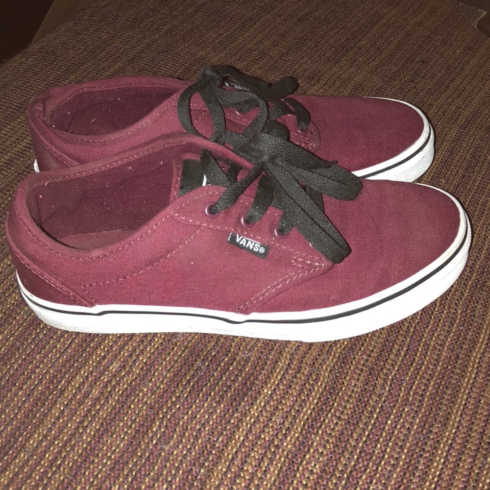 Unisex vans size 3 1/2 youth burgundy